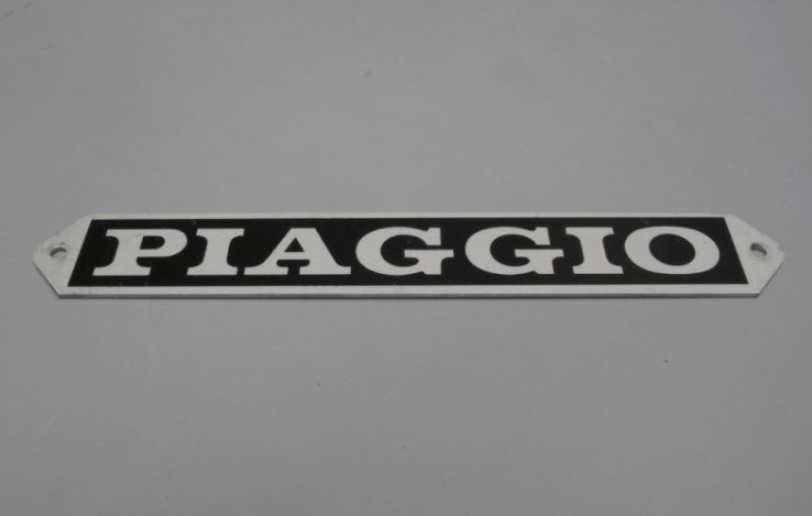 PIAGGIO SEAT BADGE (EMBLEM)