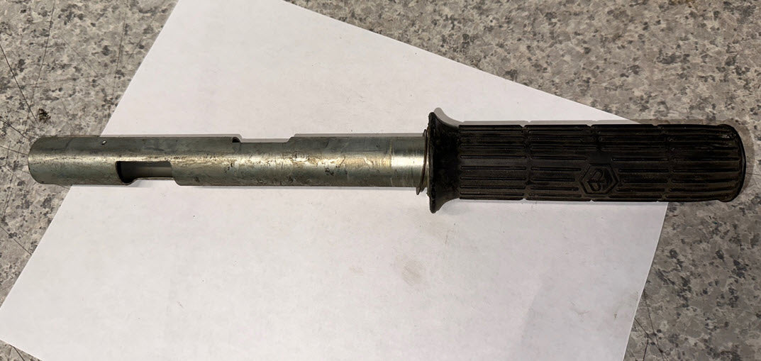 Throttle Twist Tube Small Frame V5B3-VMA2-VMB1 Late 70's Early 80's (072072 137842)