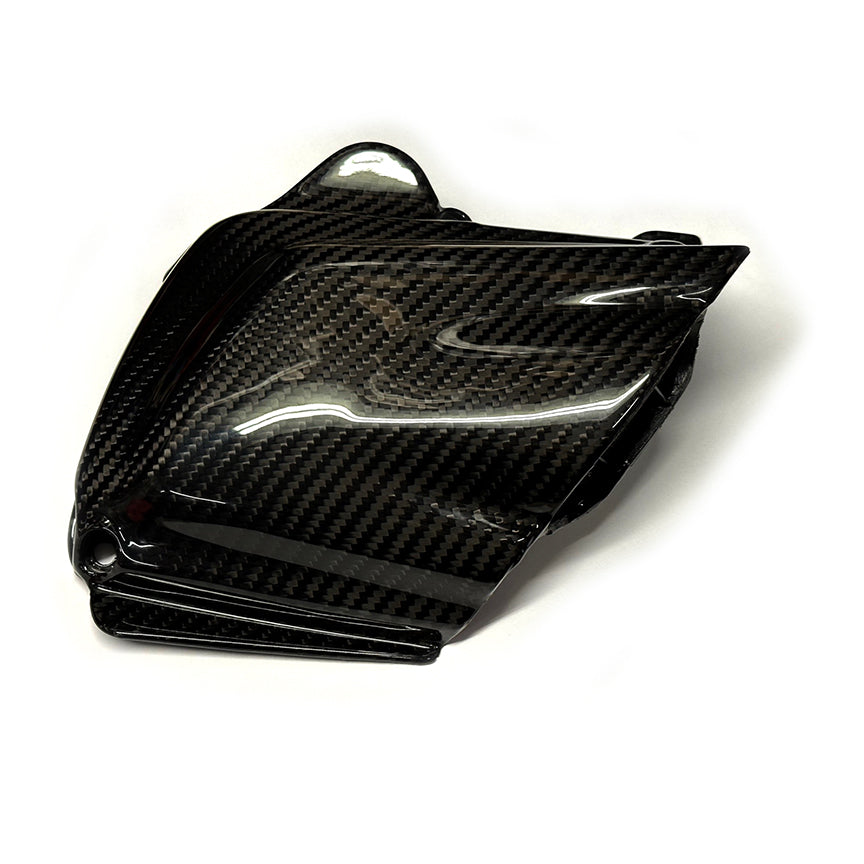 *REAL CARBON FIBER GLOSS*   FRONT HALF OF BELT COVER - VESPA GTS GTV 300 HPE HPE2
