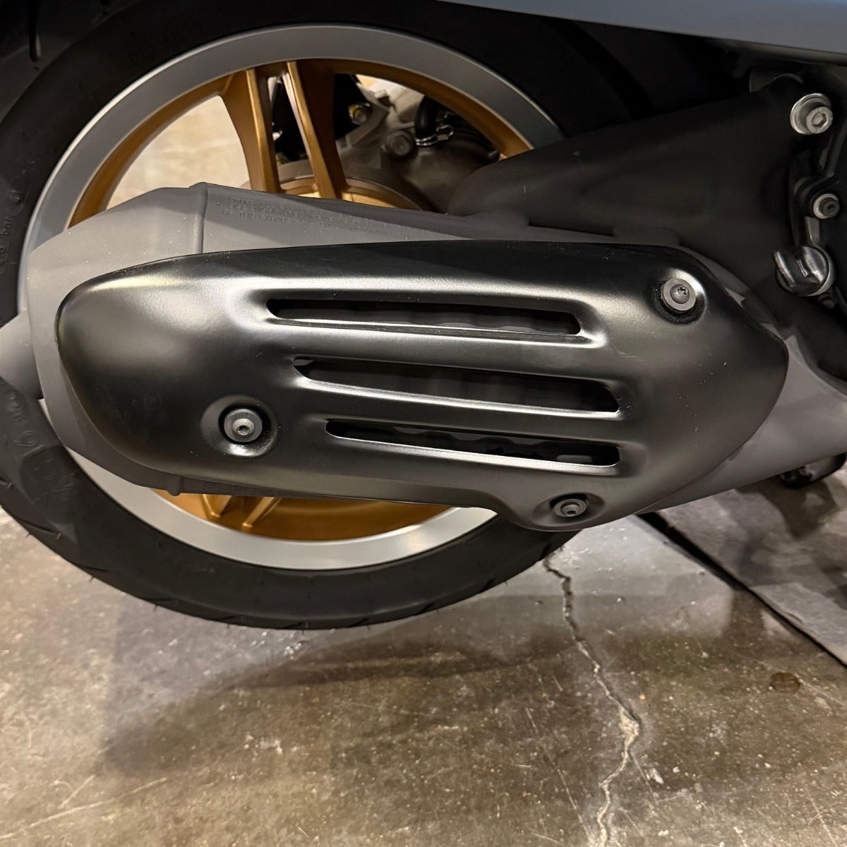 *SEMI GLOSS BLACK* EXHAUST (MUFFLER) HEAT SHIELD STAINLESS PRIMAVERA SPRINT 2017 AND NEWER (WITH iGET MOTOR)