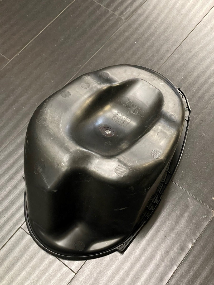 UNDER SEAT TRUNK BUCKET HELMET HOUSING WITH EVAP USA PRIMA/SPRINT 150