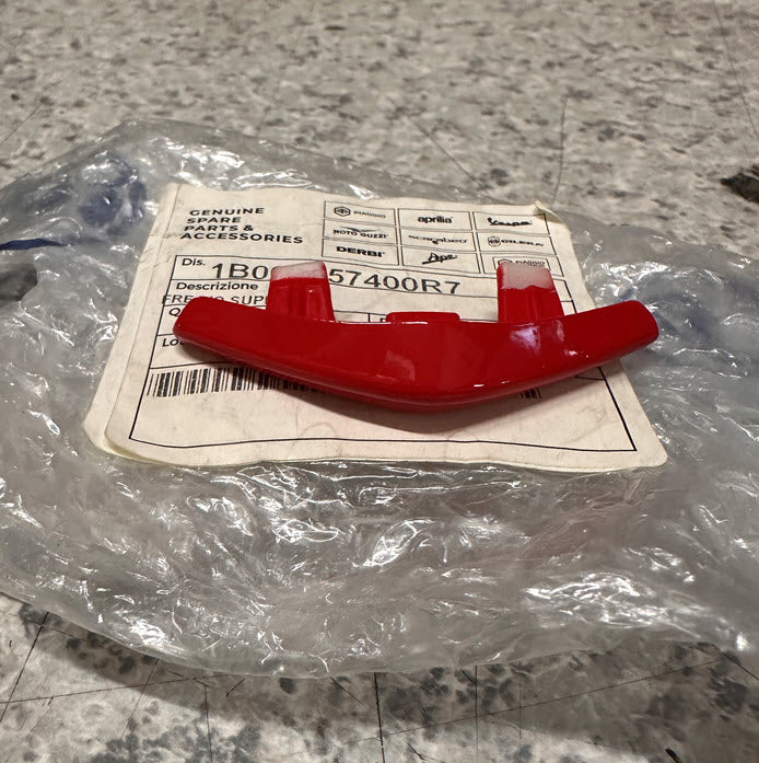 DRAGON RED UPPER HORN COVER CHEVRON - SPRINT SPORT (1B004557500R7)