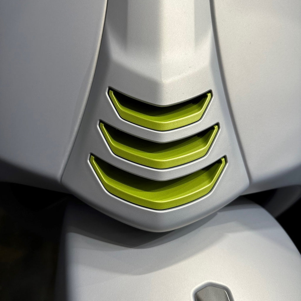 LIME GREEN GRILL CHEVRON FOR HORN COVER VESPA GTS310 GTS300 SUPERTECH HPE2 2023-