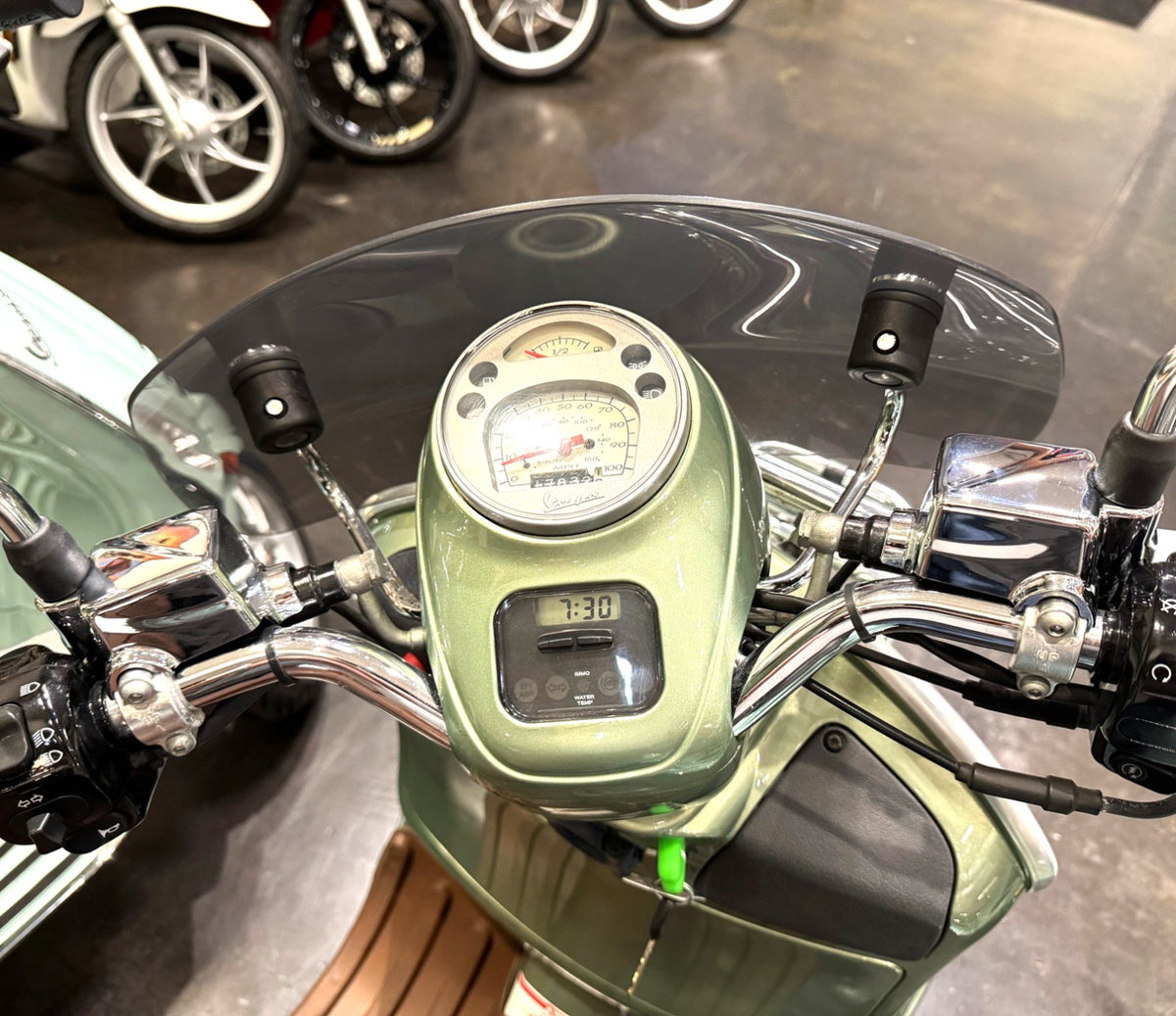 RH RIGHT CHROME COVER FOR MASTER CYLINDER VESPA GTV ABS ONLY