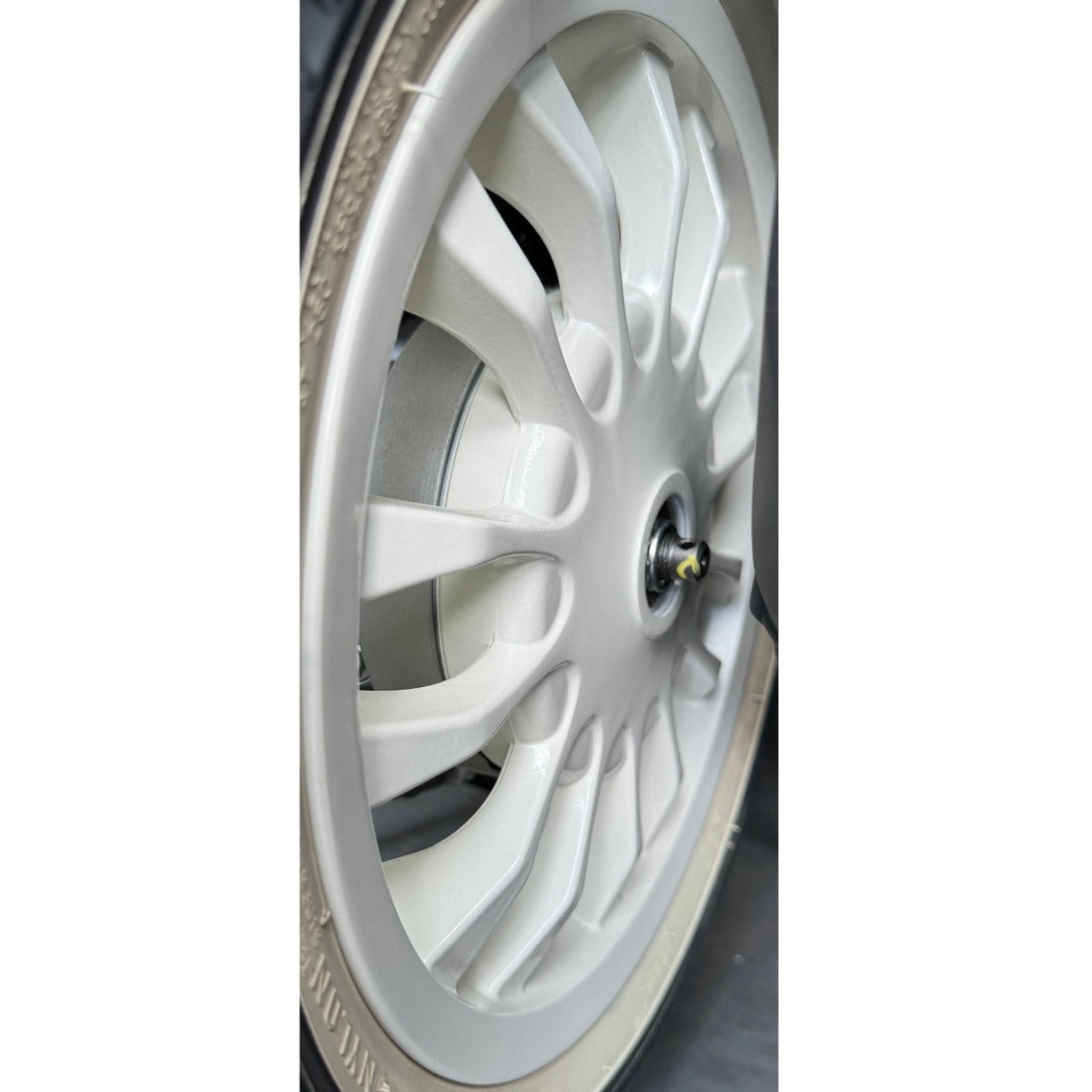 WHITE REAR WHEEL 12" VESPA JUSTIN BIEBER SPRINT