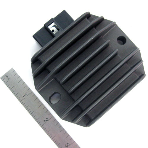 VOLTAGE REGULATOR ET4/LX150/GT200/S150/FLY150 2V/BV200/BV250/LT150 2003/PRIMA (58090R 58090R5 639169 82501R 82501R6 82501R)
