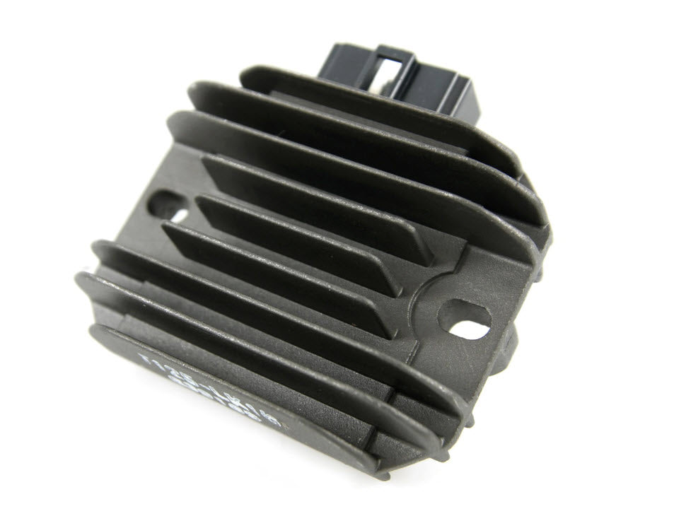 VOLTAGE REGULATOR ET4/LX150/GT200/S150/FLY150 2V/BV200/BV250/LT150 2003/PRIMA (58090R 58090R5 639169 82501R 82501R6 82501R)