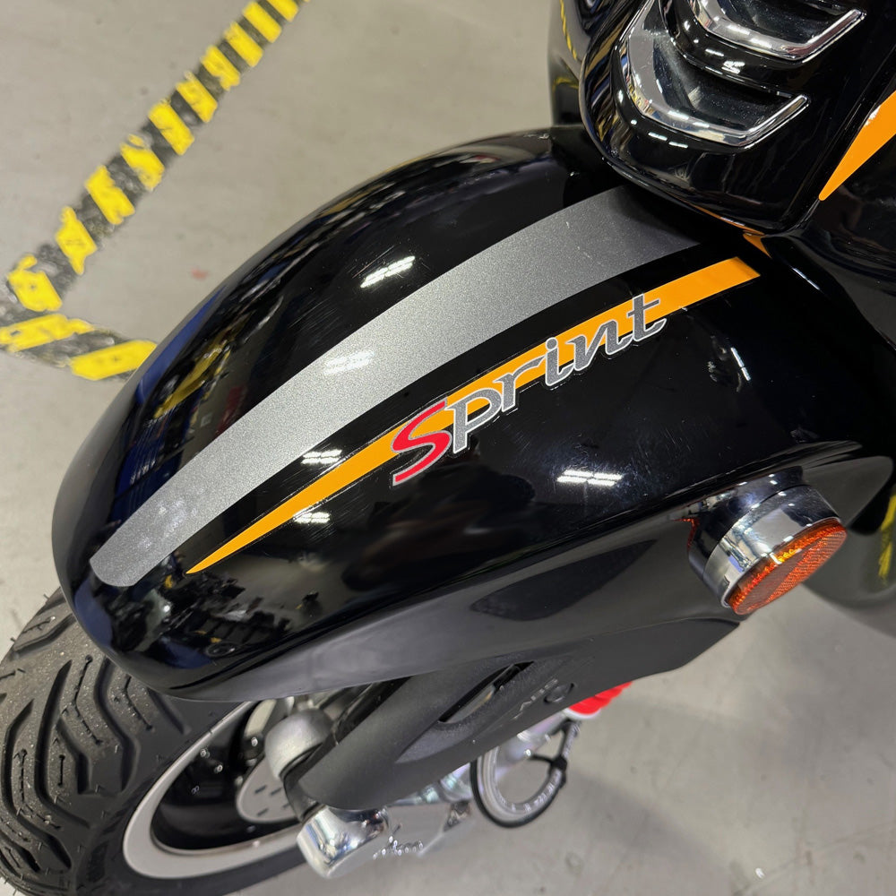 VESPA GRAPHICS RACING STRIP KIT SPORT SPRINT GREY/ORANGE FITS PRIMAVERA OR SPRINT MODELS