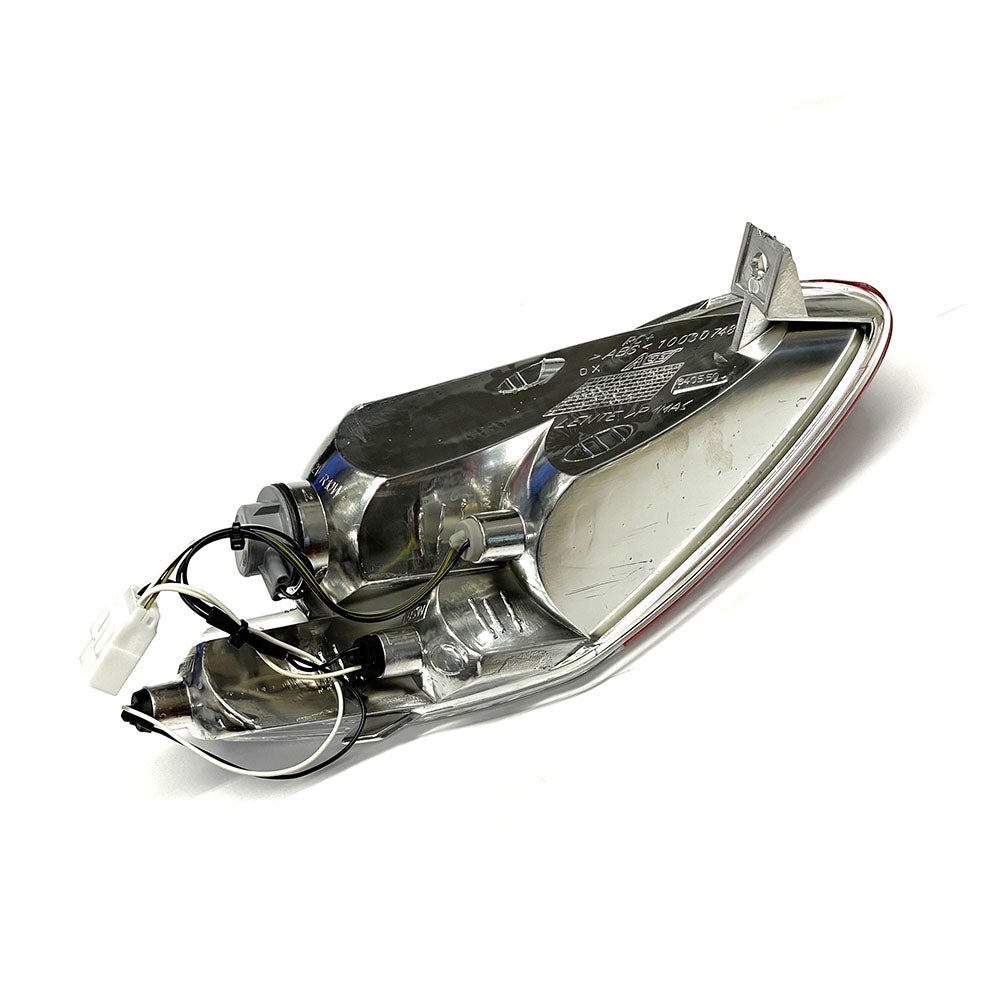 ORIGINAL STYLE LEFT TAIL/TURN SIGNAL ASSEMBLY FOR MP3 250/400 (642168)