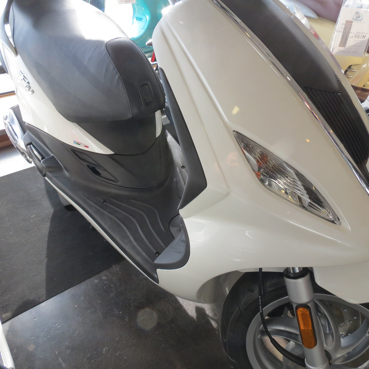 R/H Front Body Deflector Fly 150 3-Valve