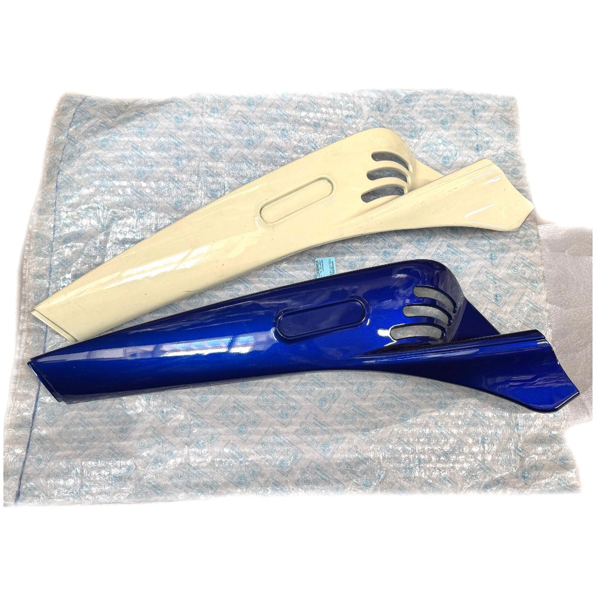 RANDOM COLOR PAINTED SOLD AS "UNPAINTED" SIDE PANEL RH RIGHT FAIRING VESPA ET2 ET4