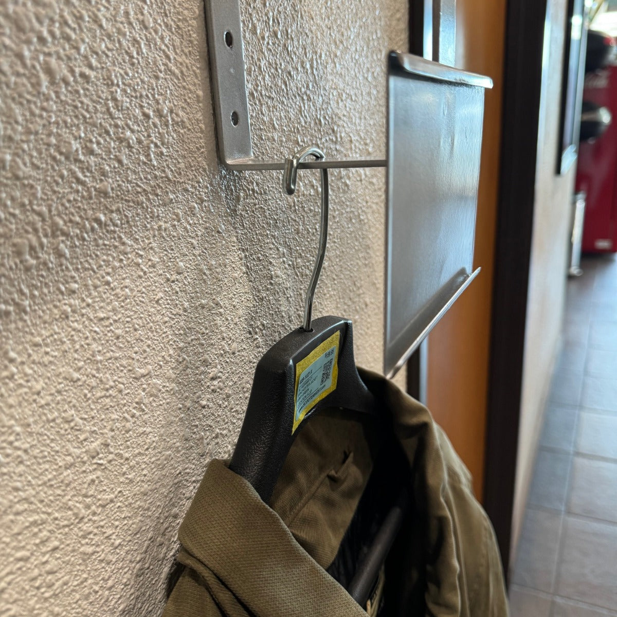 HELMET HANGER WALL MOUNT DISPLAY RACK (HELMET STORAGE OR RETAIL DISPLAY)