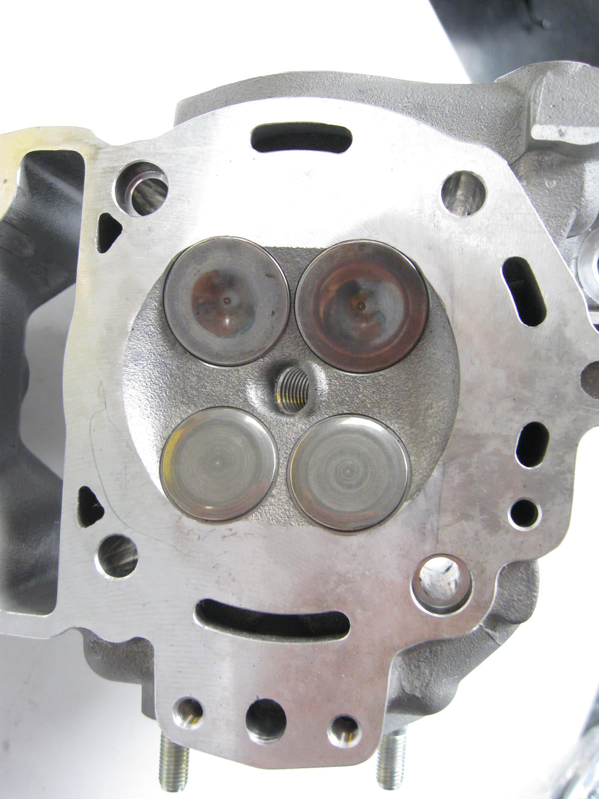 MALOSSI 4-VALVE CYLINDER HEAD FOR ALL LIQUID COOLED PIAGGIO ENGINES GTS (GT200/250/300cc)