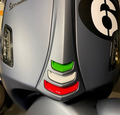 HORN COVER GRILL ITALIAN FLAG COLORS SET OF 3 VESPA GTS HPE 2020-2022 (MV500090I)