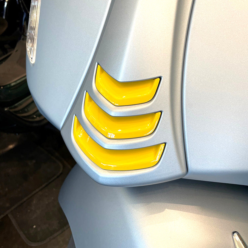 *YELLOW* HORN CHEVRON SET OF 3  GTS300 HPE 2020-2022 (1B005776000LF) **CLOSEOUT**