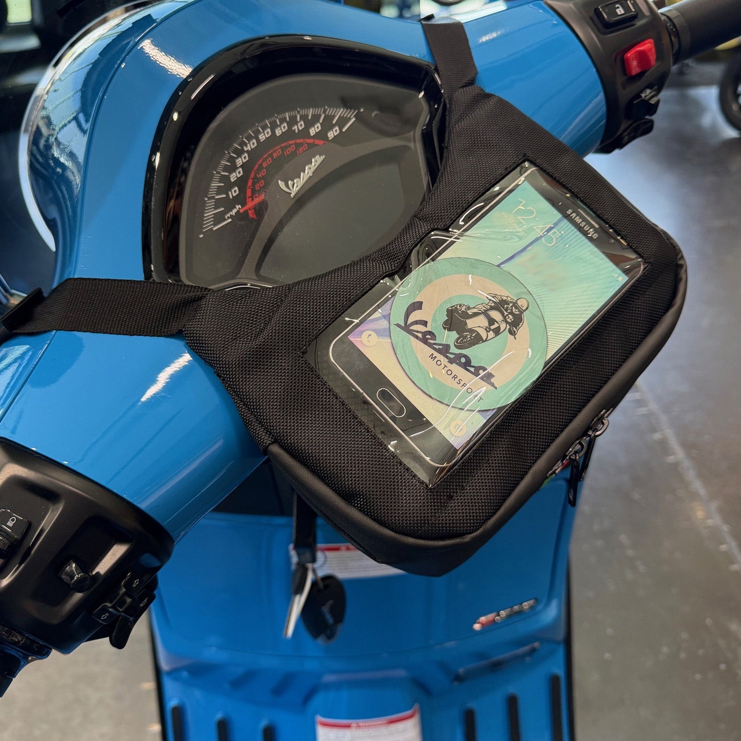 VESPA MOTORSPORT HANDLEBAR BAG WITH PHONE HOLDER  **SCOOTERWEST EXCLUSIVE**