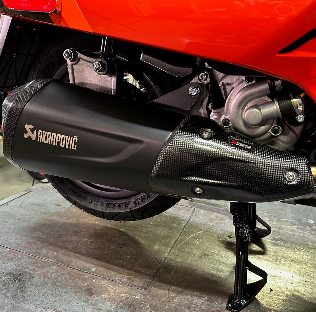 *BLACK* *AKRAPOVIC* GTS/GTV/SUPER 300 2023 AND NEWER HPE2 PERFORMANCE EXHAUST (MUFFLER)