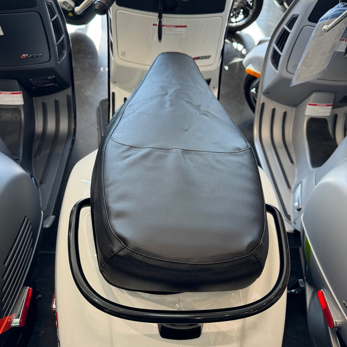 REPLACEMENT SEAT COVER BLACK VESPA GT GTS 2014 AND OLDER (BUT WOULD FIT ALL YEARS) **CLOSEOUT**
