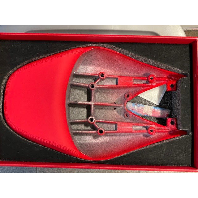 PASSENGER SADDLE SUPPORT (RED) VESPA 946