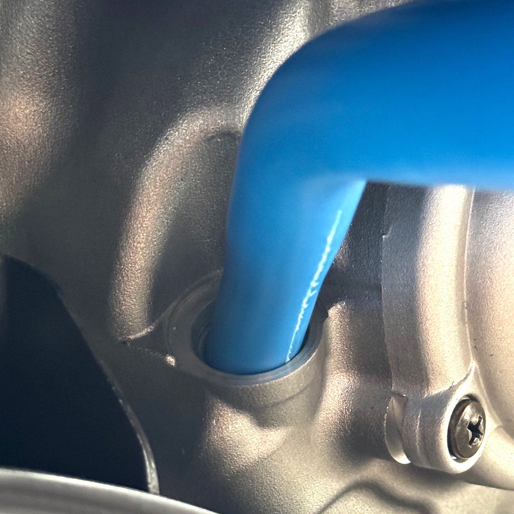 BLUE OIL FUNNEL W/MODIFIED TIP FOR VESPA HPE HPE2 GTS310 PRIMAVERA SPRINT PIAGGIO SCOOTERS  *SCOOTERWEST EXCLUSIVE*